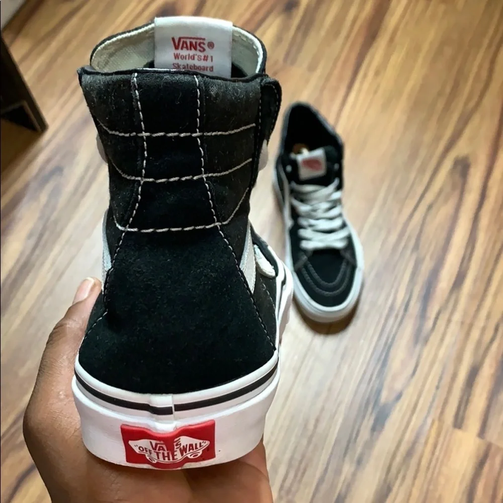 Unisex Vans Of The Wall